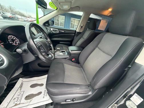 2019 Nissan Pathfinder SV