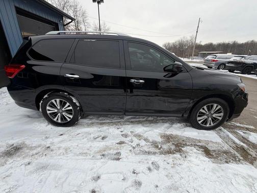 2019 Nissan Pathfinder SV