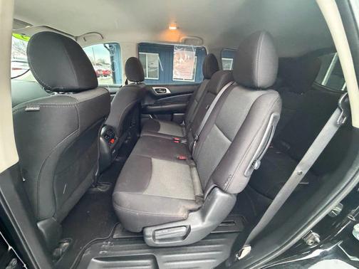 2019 Nissan Pathfinder SV