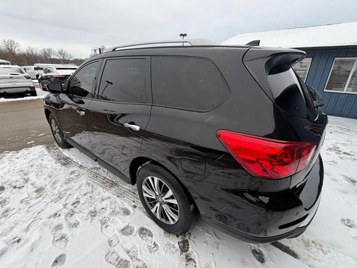 2019 Nissan Pathfinder SV
