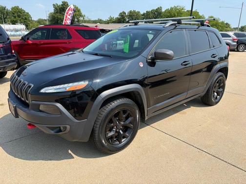 Diamond Black Crystal Pearl 2017 Jeep Cherokee Sport