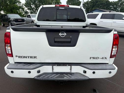 Glacier White 2016 Nissan Frontier PRO-4X