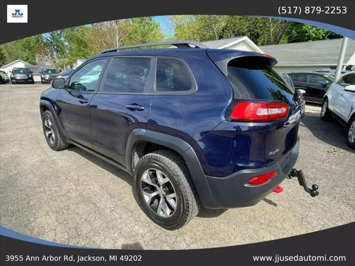 2016 Jeep Cherokee Sport