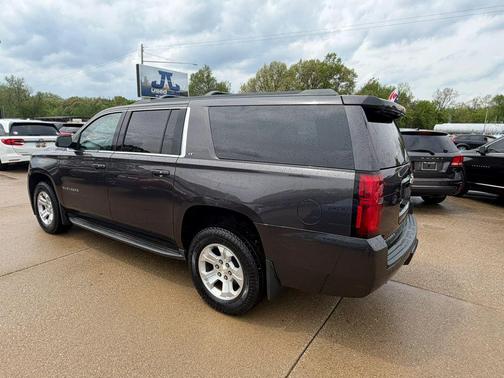 Gray 2016 Chevrolet Suburban LT