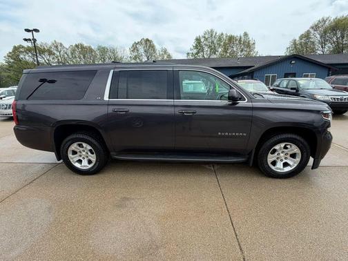 Gray 2016 Chevrolet Suburban LT