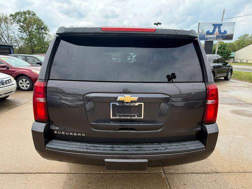 Gray 2016 Chevrolet Suburban LT