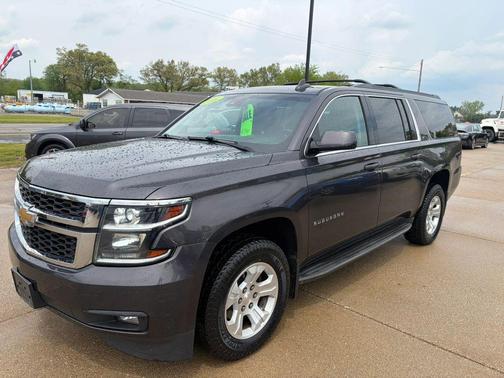 Gray 2016 Chevrolet Suburban LT