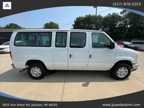 2014 Ford E350 Super Duty XLT