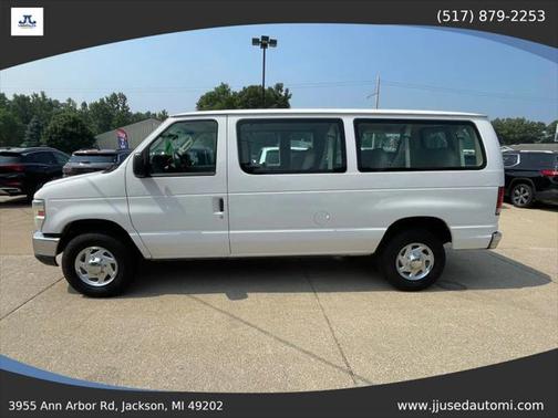 2014 Ford E350 Super Duty XLT