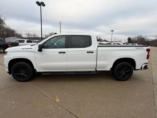 2022 Chevrolet Silverado 1500 Custom