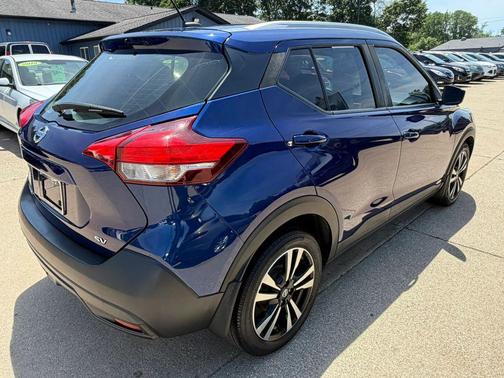 Deep Blue Pearl 2018 Nissan Kicks SV
