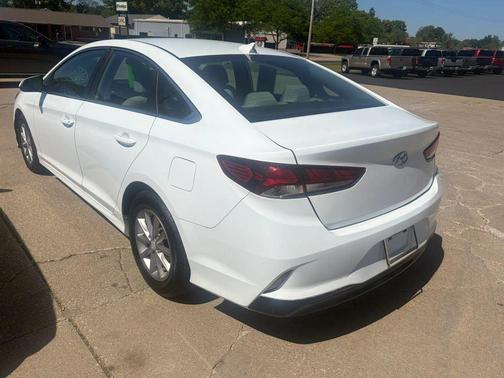 Quartz White Pearl 2018 Hyundai SONATA SE