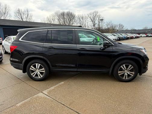 Crystal Black Pearl 2018 Honda Pilot EX