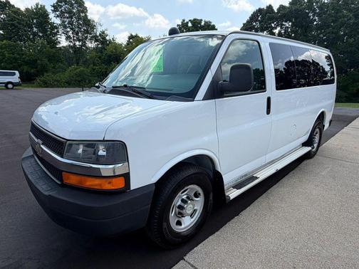 Summit White 2014 Chevrolet Express 3500 LT