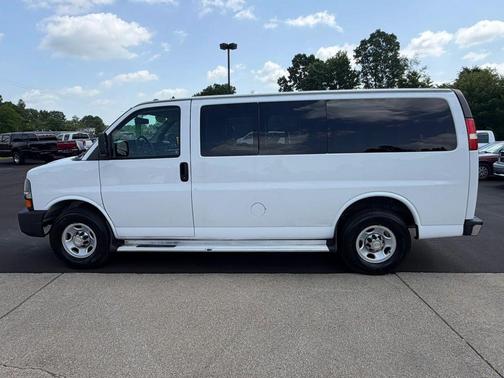 Summit White 2014 Chevrolet Express 3500 LT