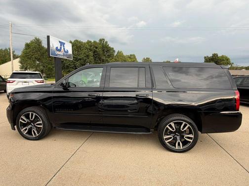 Black 2019 Chevrolet Suburban Premier