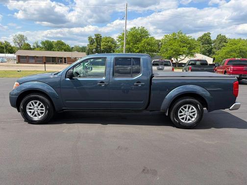 Blue 2014 Nissan Frontier SV