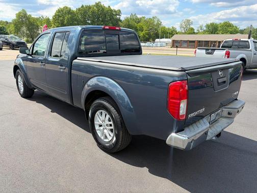 Blue 2014 Nissan Frontier SV