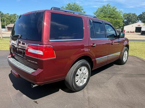 MAROON 2013 Lincoln Navigator L