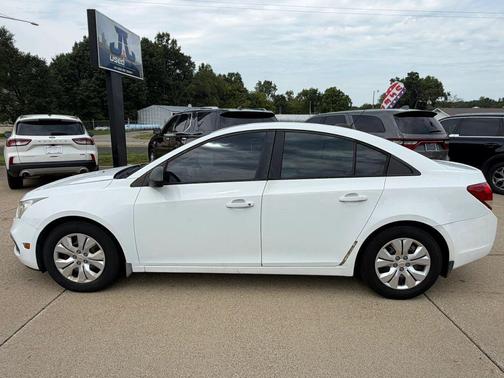 Summit White 2016 Chevrolet Cruze Limited LS