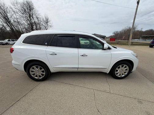 White 2016 Buick Enclave Premium