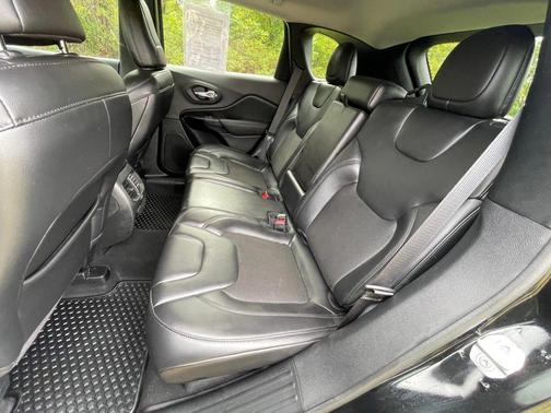 2020 Jeep Cherokee Altitude