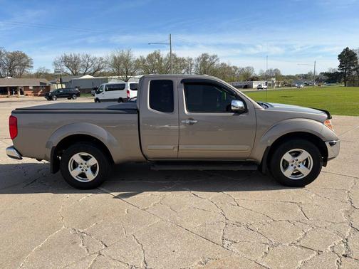 TAN 2008 Nissan Frontier LE King Cab