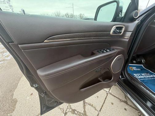 2017 Jeep Grand Cherokee Summit