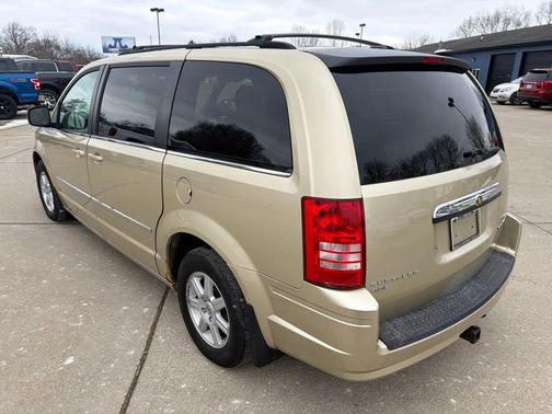 2010 Chrysler Town & Country Touring