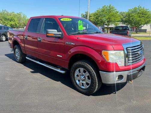 Red 2011 Ford F-150 XLT