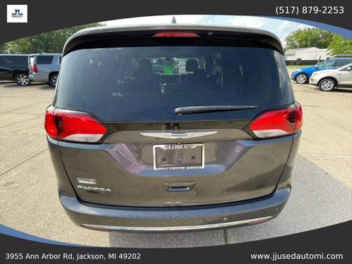 2018 Chrysler Pacifica Touring-L