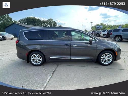 2018 Chrysler Pacifica Touring-L