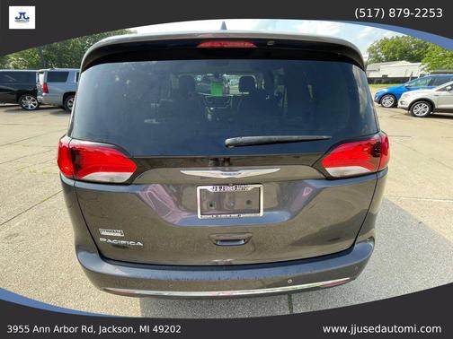 2018 Chrysler Pacifica Touring-L