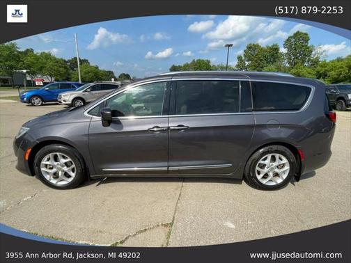 2018 Chrysler Pacifica Touring-L