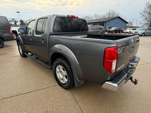 2005 Nissan Frontier SE Crew Cab