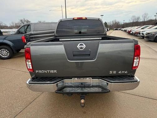 2005 Nissan Frontier SE Crew Cab