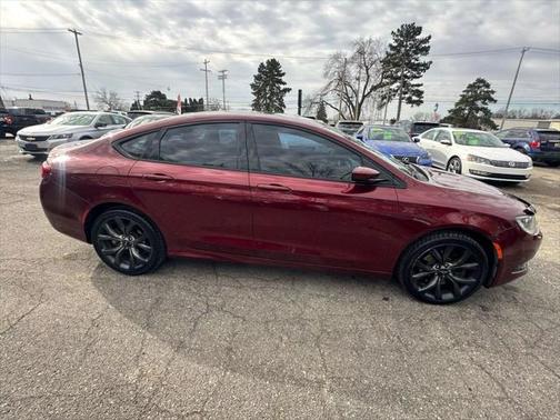 2015 Chrysler 200 S