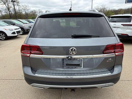 Platinum Gray Metallic 2018 Volkswagen Atlas 3.6L Launch Edition