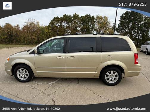 2010 Chrysler Town & Country Touring