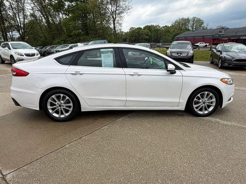 White Platinum Metallic Tri-Coat 2020 Ford Fusion SE