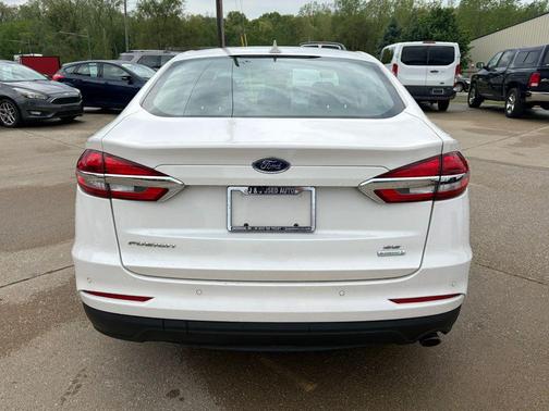 White Platinum Metallic Tri-Coat 2020 Ford Fusion SE