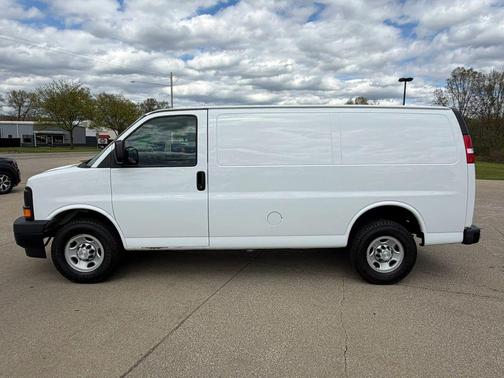 Summit White 2017 Chevrolet Express 2500 Work Van
