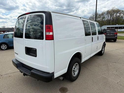 Summit White 2017 Chevrolet Express 2500 Work Van