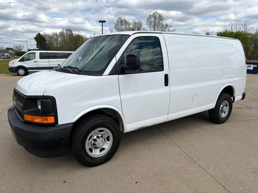 Summit White 2017 Chevrolet Express 2500 Work Van