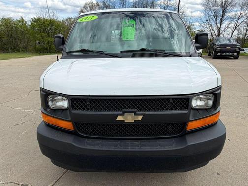 Summit White 2017 Chevrolet Express 2500 Work Van