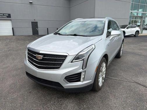 Radiant Silver Metallic 2018 Cadillac XT5 Premium Luxury