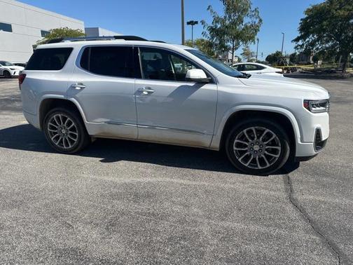 2022 GMC Acadia Denali
