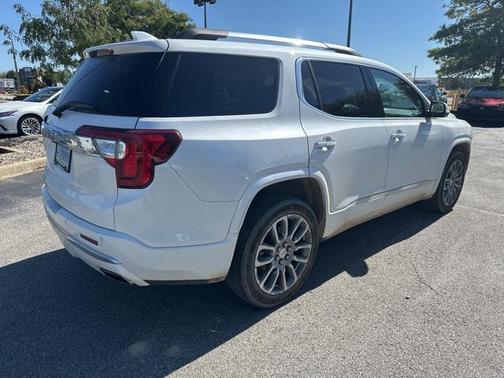 2022 GMC Acadia Denali