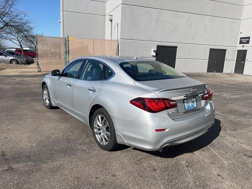 2019 INFINITI Q70 3.7X LUXE
