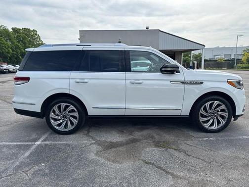 2022 Lincoln Navigator Reserve